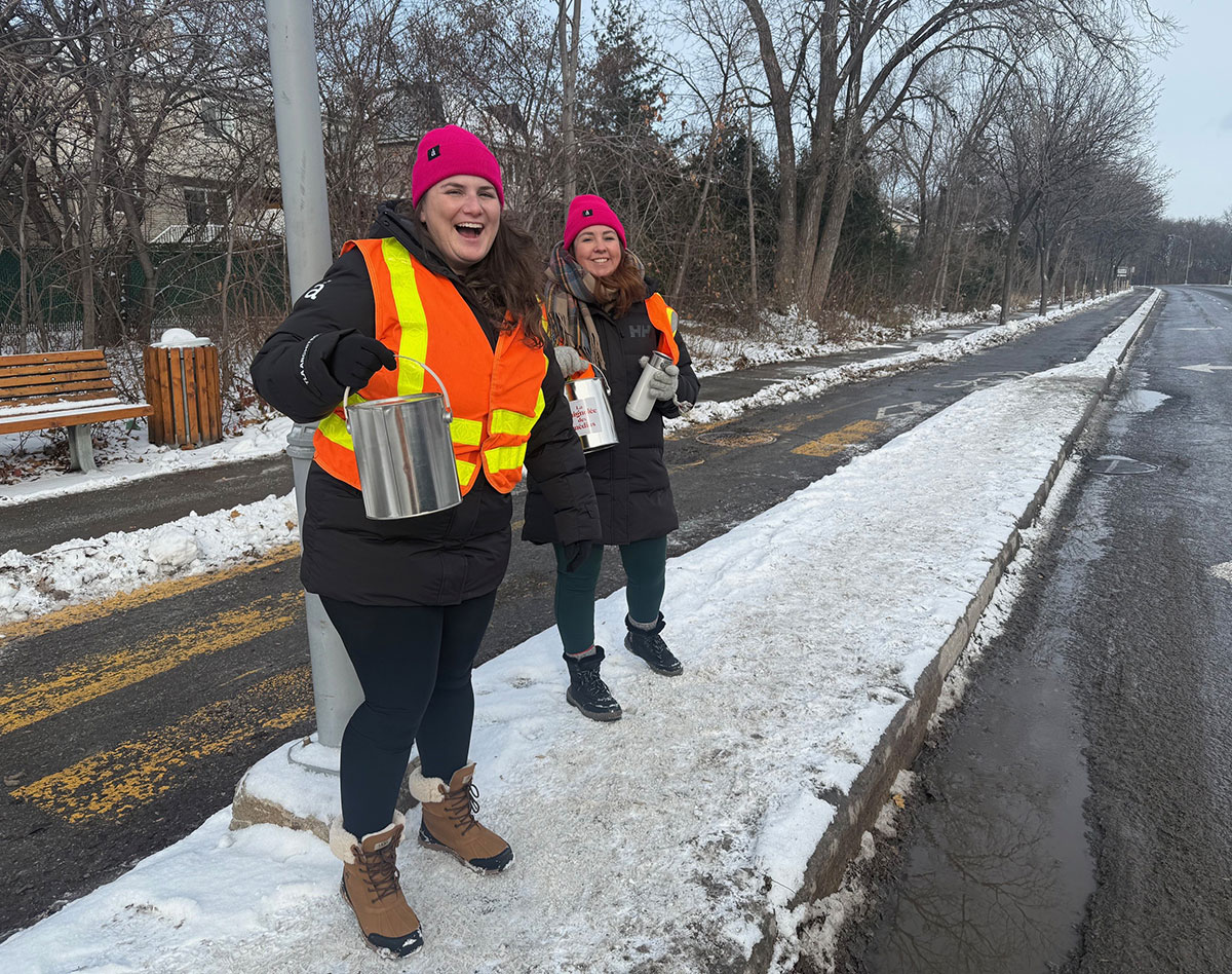 2 employés de TLA font la Grande guignolée des médias